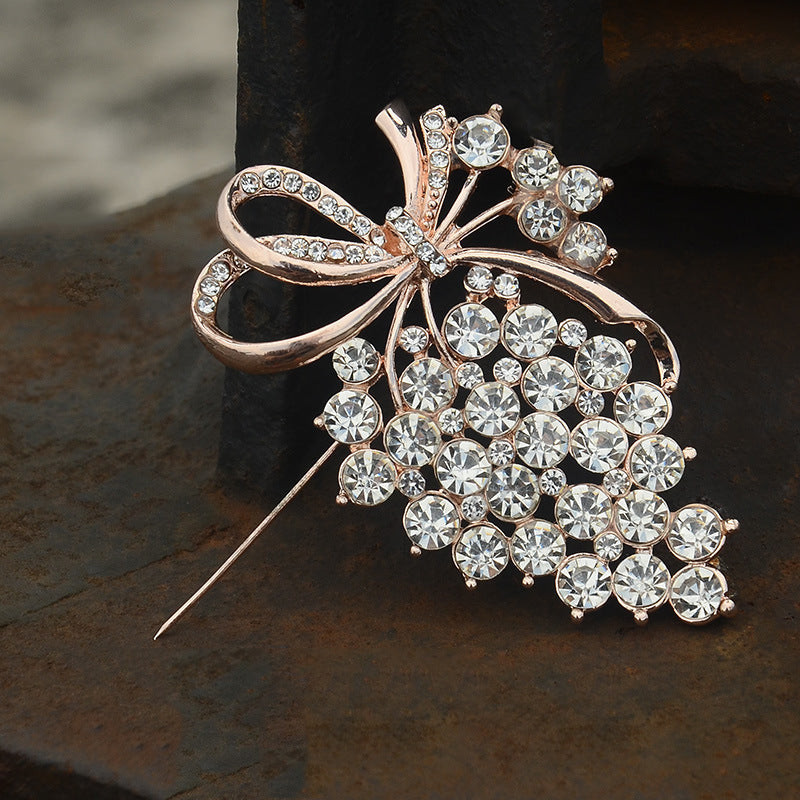 Diamond Grape Cluster Brooch – Elegant Vine-Inspired Sparkle