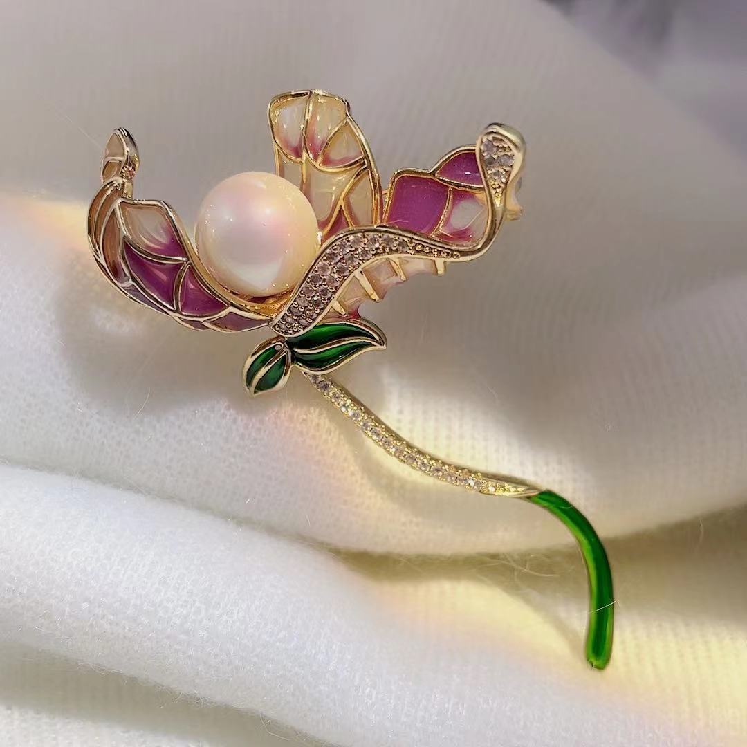Lotus Blossom Copper Brooch – Graceful Floral Accent for Women