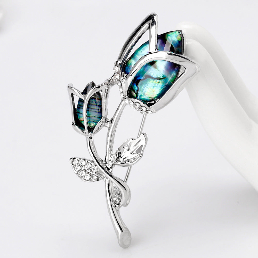 Elegant Shell Rose Flower Brooch – High-End Design