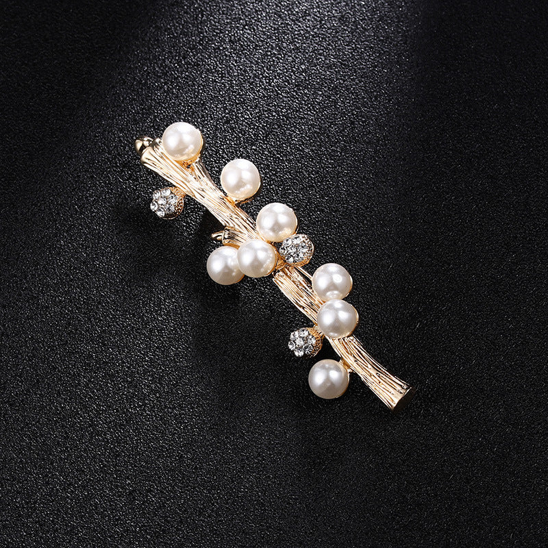 Crown Pearl Rhinestone Brooch – Classic Elegance with a Regal Touch