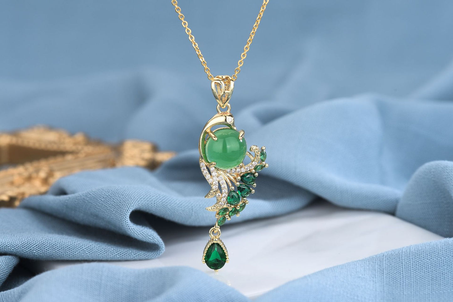 Copper-Plated 18K Gold Necklace with Green Chalcedony & Red Agate Inlay – Elegant Gemstone Jewelry