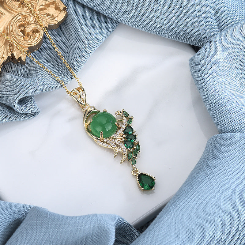 Copper-Plated 18K Gold Necklace with Green Chalcedony & Red Agate Inlay – Elegant Gemstone Jewelry