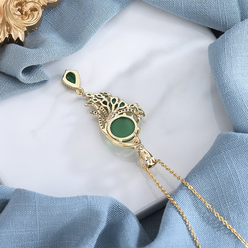 Copper-Plated 18K Gold Necklace with Green Chalcedony & Red Agate Inlay – Elegant Gemstone Jewelry