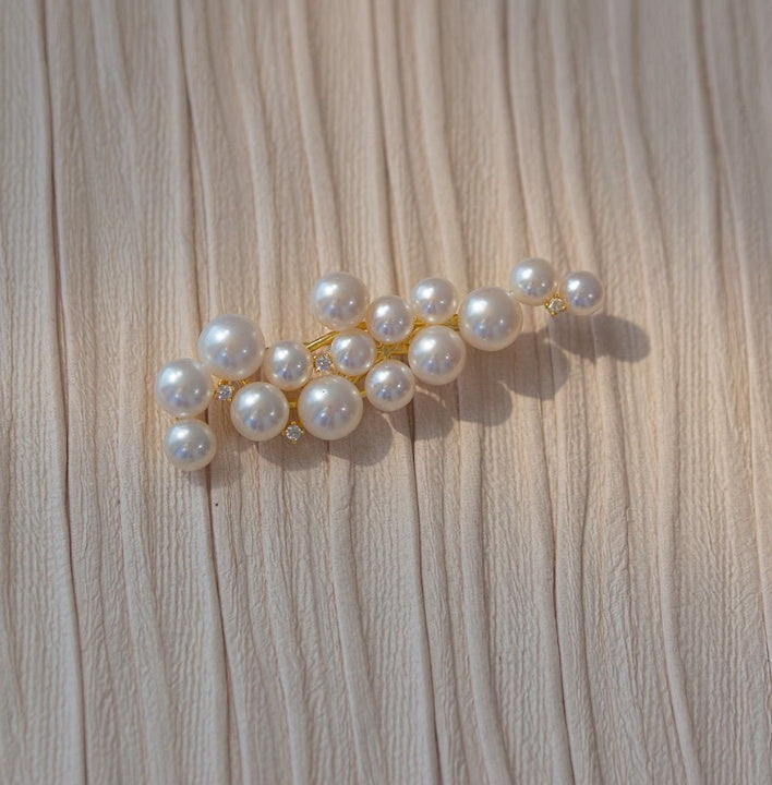 Golden Pearl & Zircon Elegance Brooch – Light Luxury Statement Piece