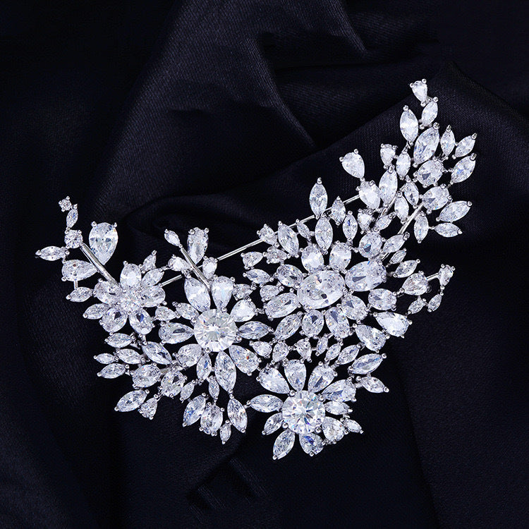 Minimalist Gold-Plated Gem Brooch – White or Green Zircon Accent