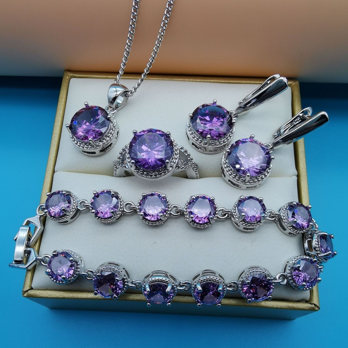 European & American Style 4-Piece Round Diamond Jewelry Set – Elegant & Classic