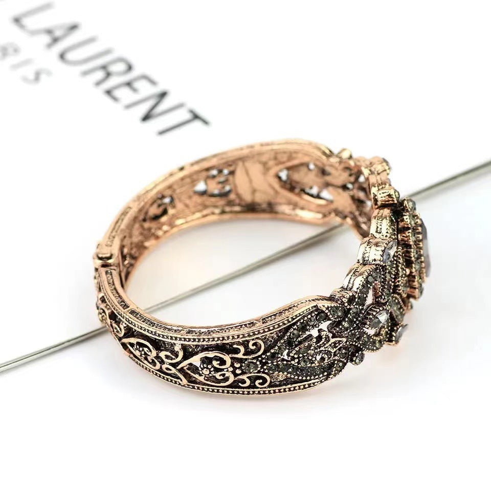 Vintage Alloy Fashion Bracelet – Gray & Lake Blue
