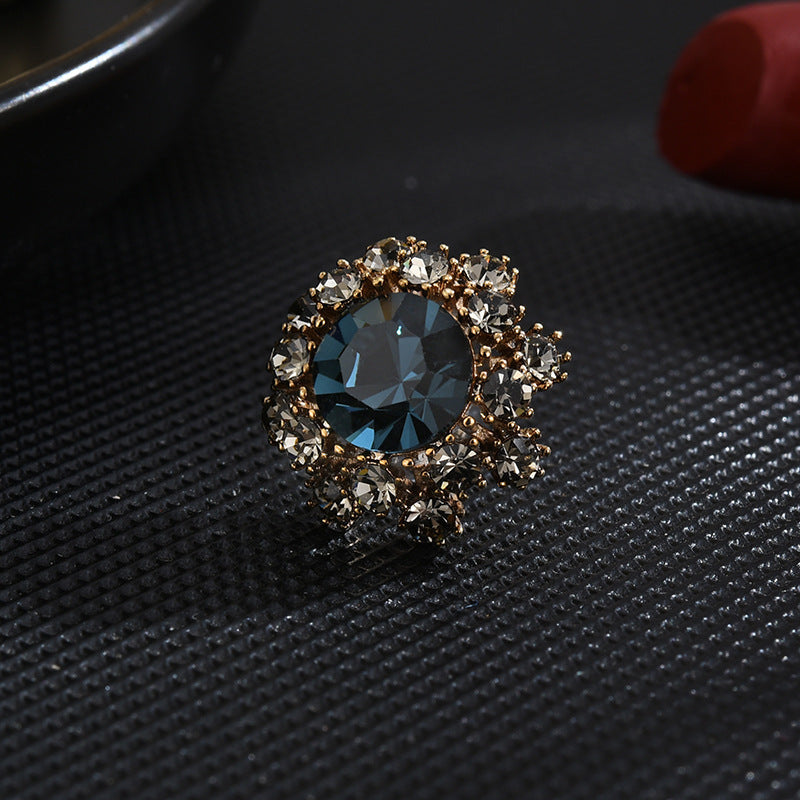 Mini Crystal Collar Brooch – Subtle Floral Accent in Blue or Green