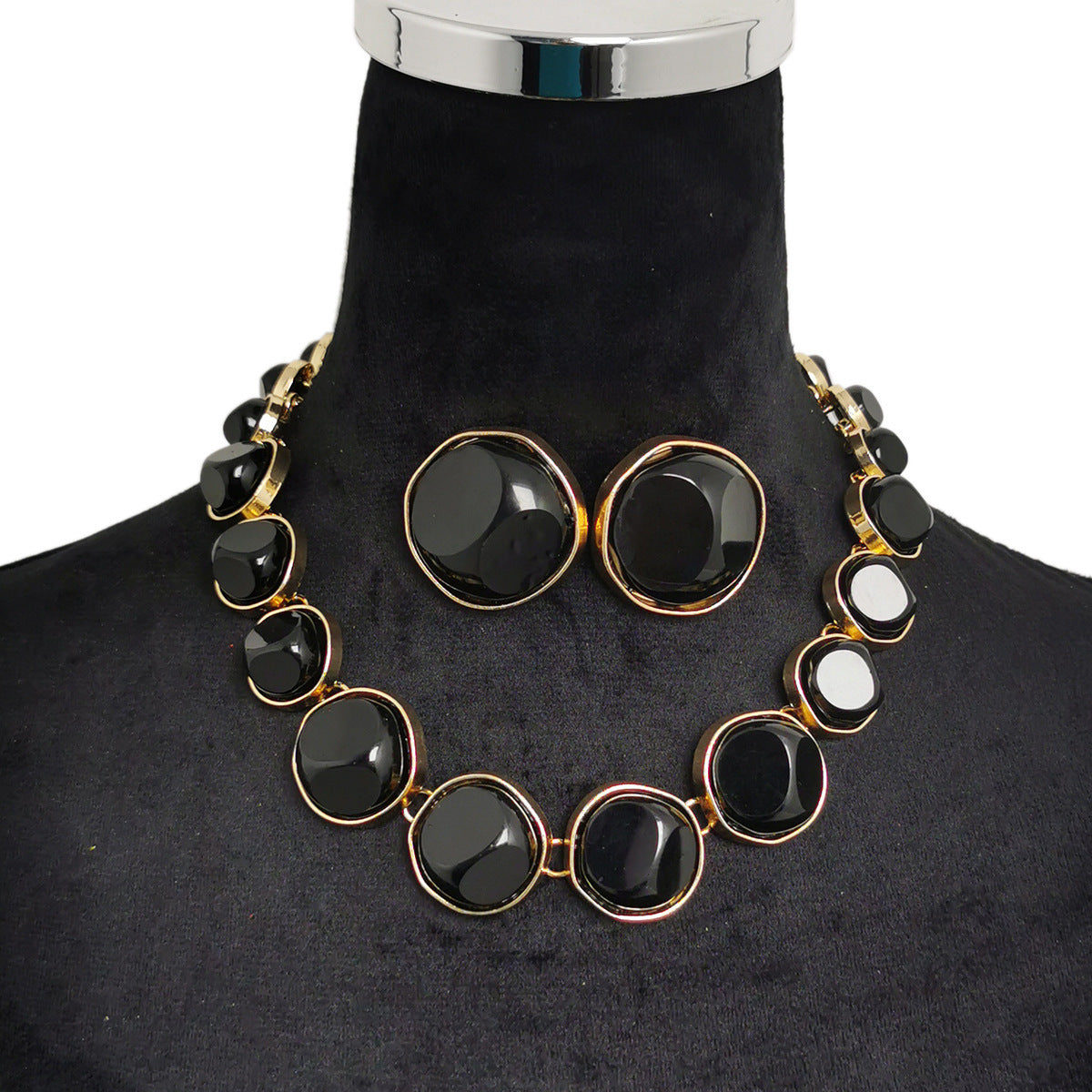 Round Three-Dimensional Pattern Necklace & Earring Set – Fashion Jewelry