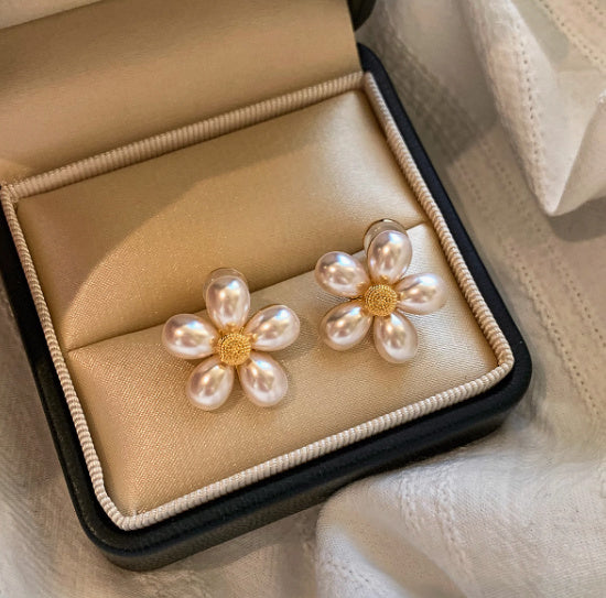 Sterling Silver Flower Pearl Stud Earrings for Ladies