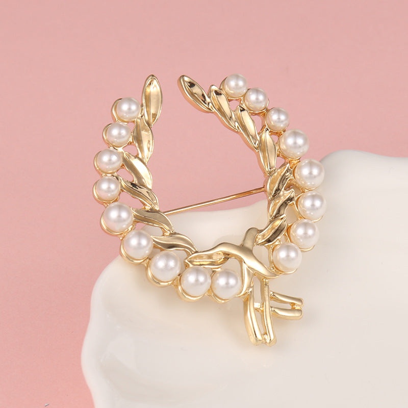 Crown Pearl Rhinestone Brooch – Classic Elegance with a Regal Touch