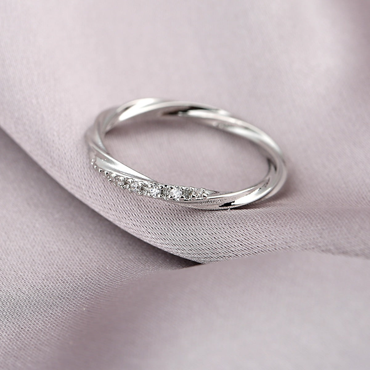 Women's High-Grade Twist Diamond Ring – Unique Personality Jewelry