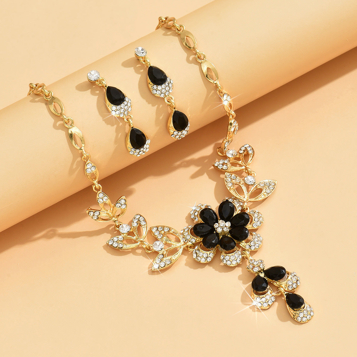 Fashion Water Drop Flower Necklace