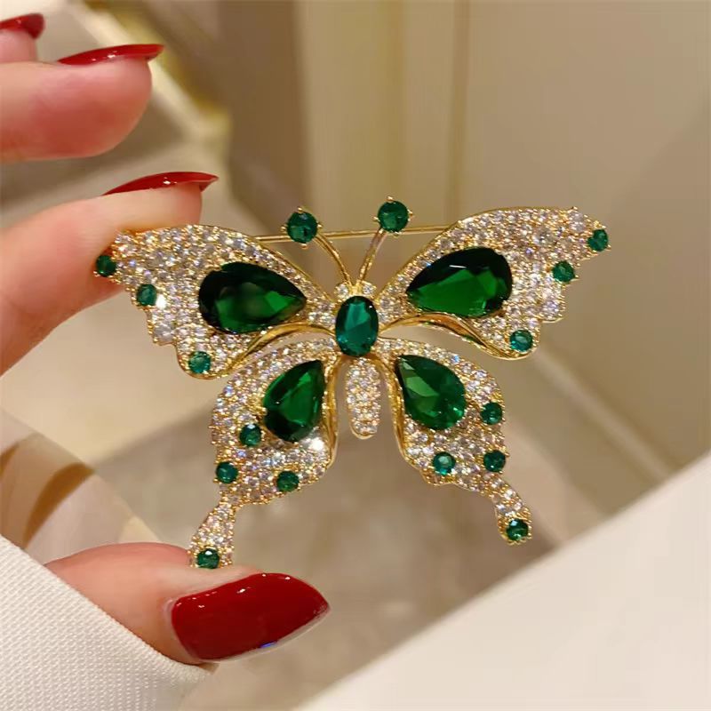 Light Luxury Emerald Butterfly Brooch for Women