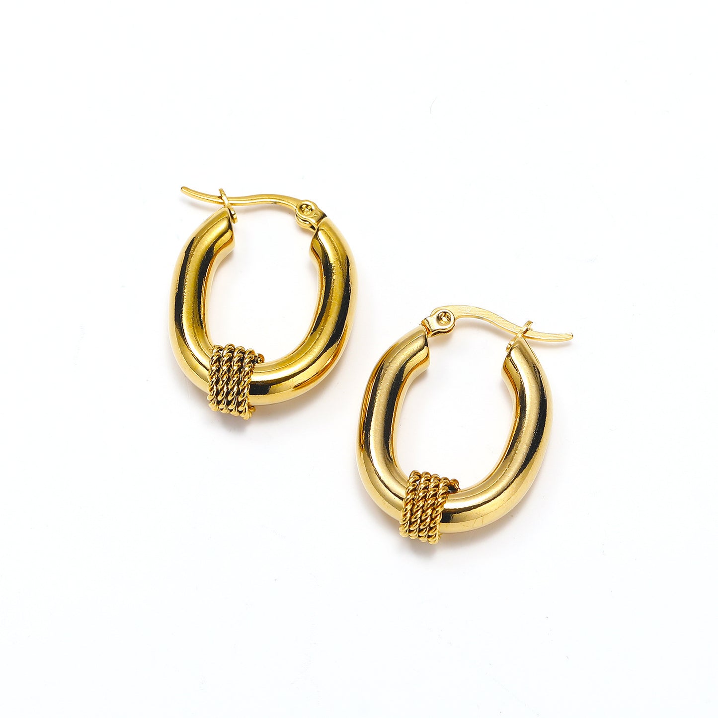 Twist Ear Clip for Women – Minority-Inspired Fashion Jewelry