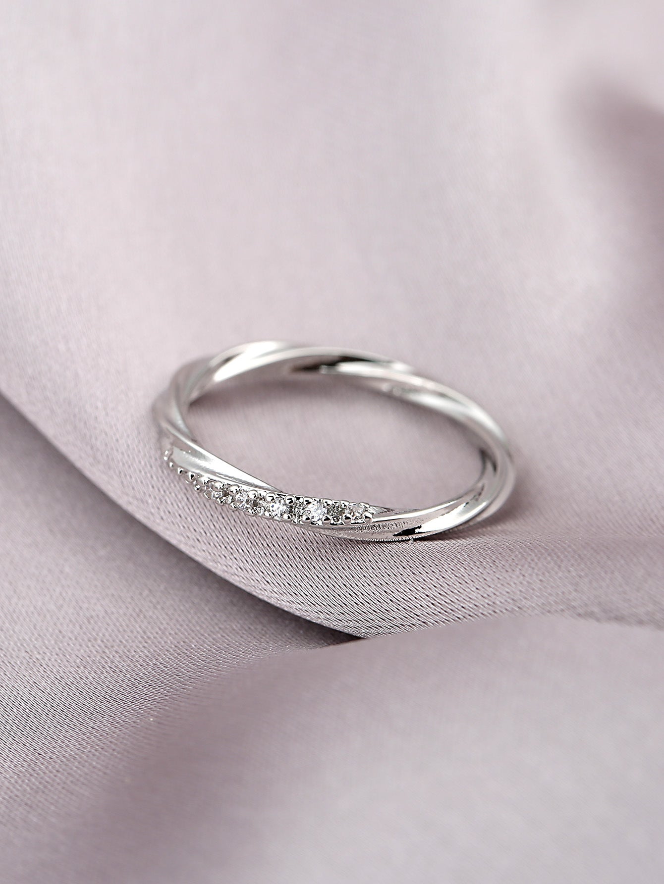 Women's High-Grade Twist Diamond Ring – Unique Personality Jewelry