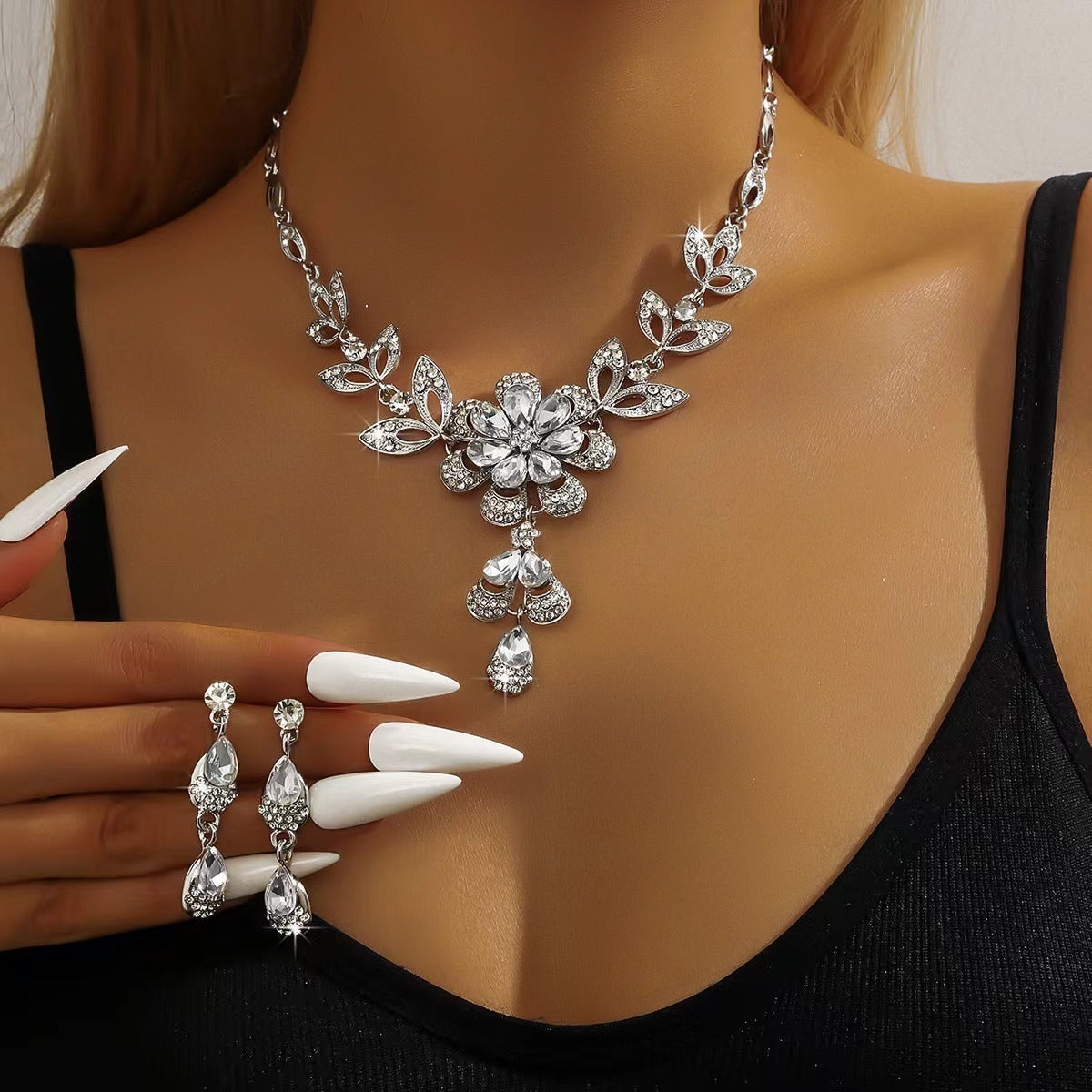 Fashion Water Drop Flower Necklace