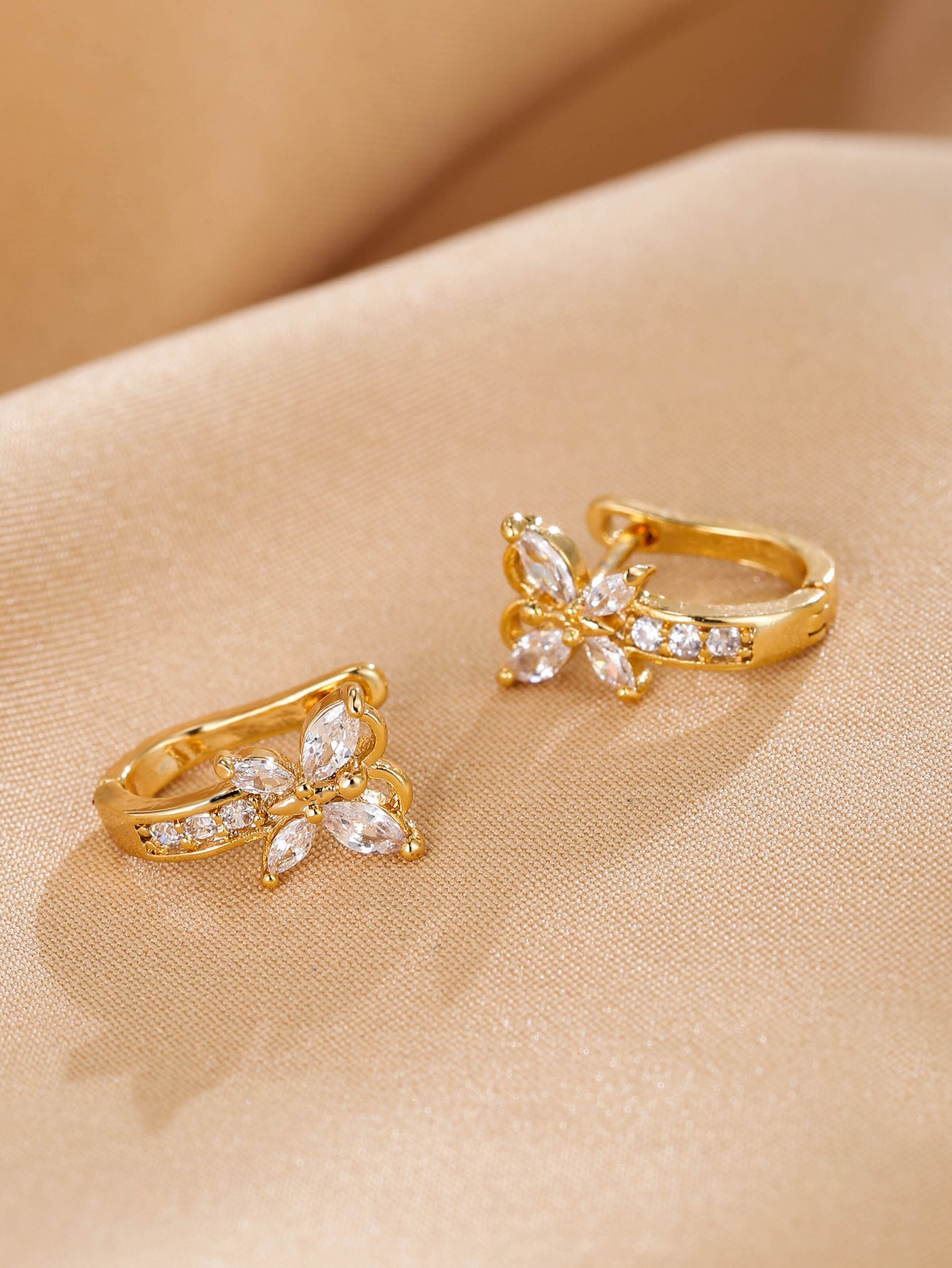 Vintage Butterfly Zircon Ear Clip Earrings