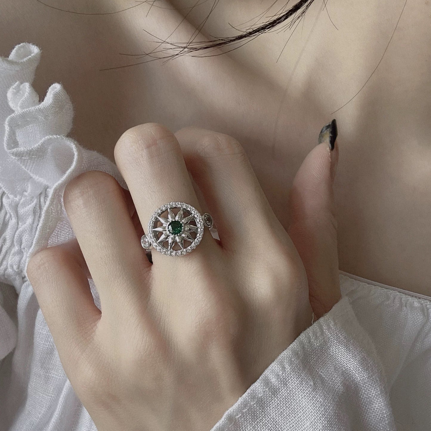 Emerald Micro-Inlaid Zircon Vintage Open-End Ring