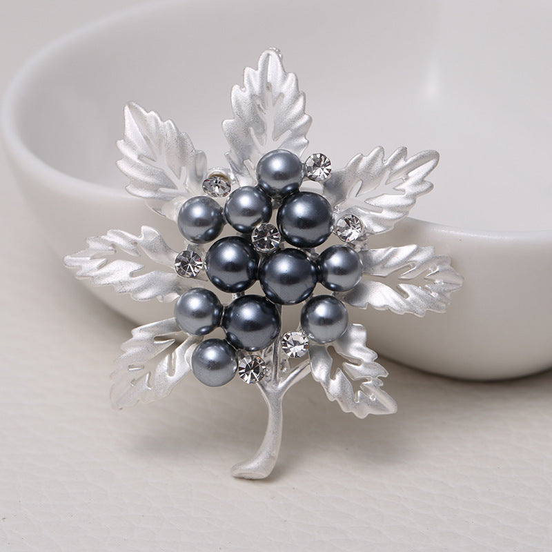 Matte Leaf Pearl Brooch – Retro Korean Style with Rhinestone Accents