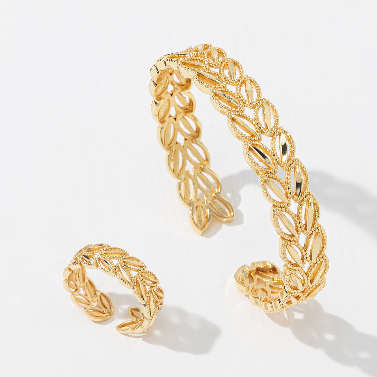 2Pcs Fashion 18k Gold Plated Wheat Ear Leaves Opening Bracelet and Ring Set