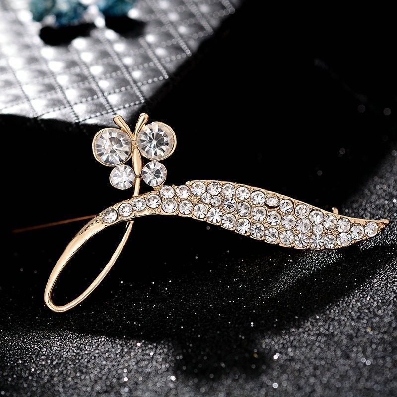 Crown Pearl Rhinestone Brooch – Classic Elegance with a Regal Touch