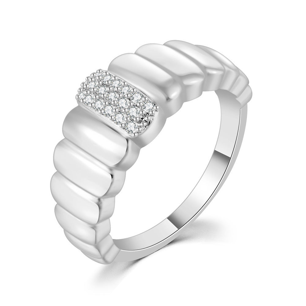 Trendy Cold Metal Ring for Women – Versatile Fashion Jewelry