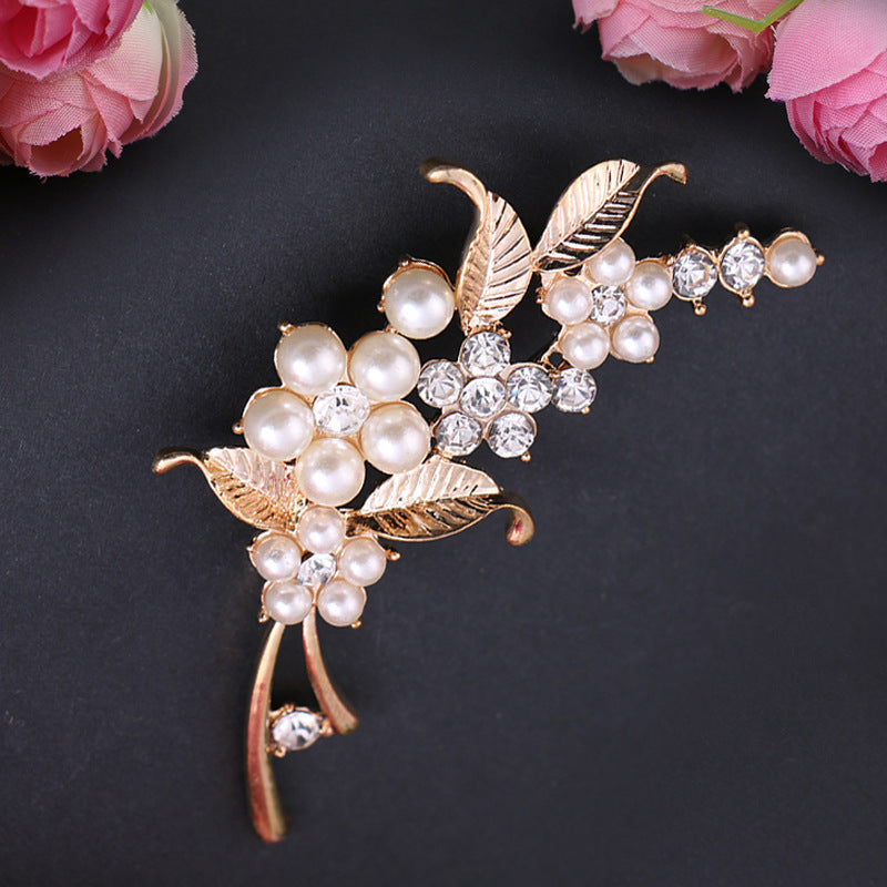Elegant Pearl and Diamond-Inspired Bauhinia Flower Brooch