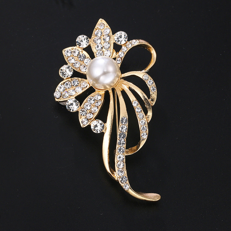 Crown Pearl Rhinestone Brooch – Classic Elegance with a Regal Touch