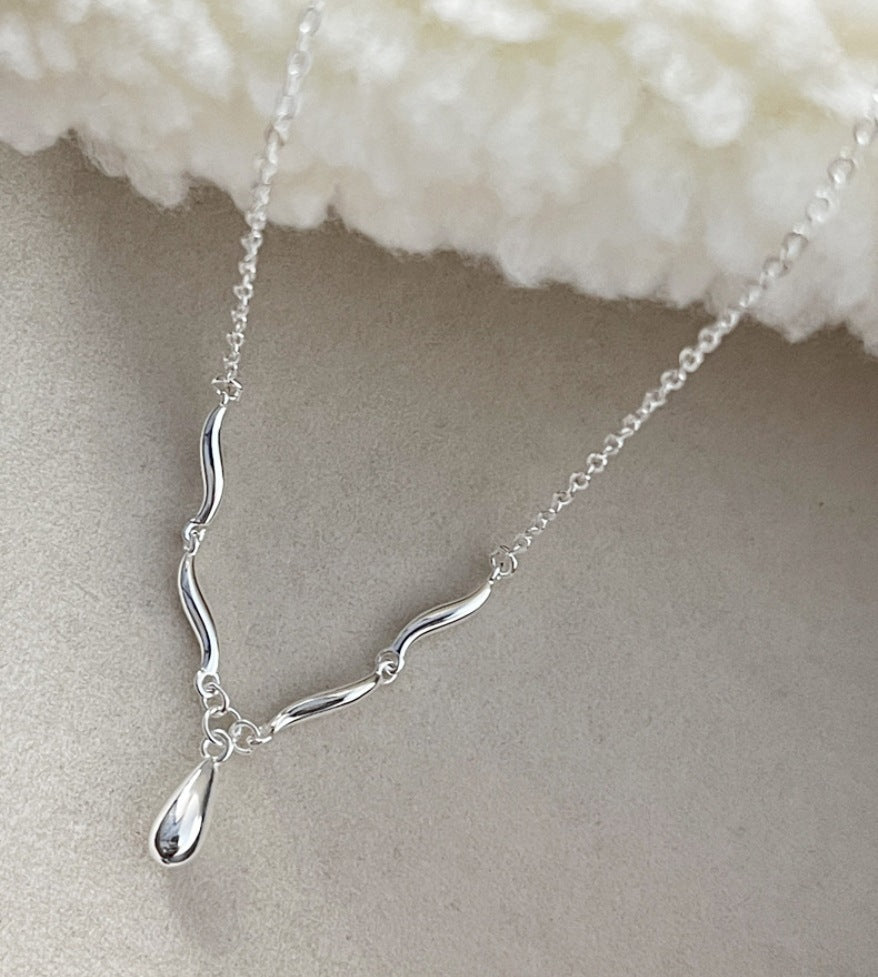 Women’s Water Drop Curved Copper Necklace – Elegant & Modern Design