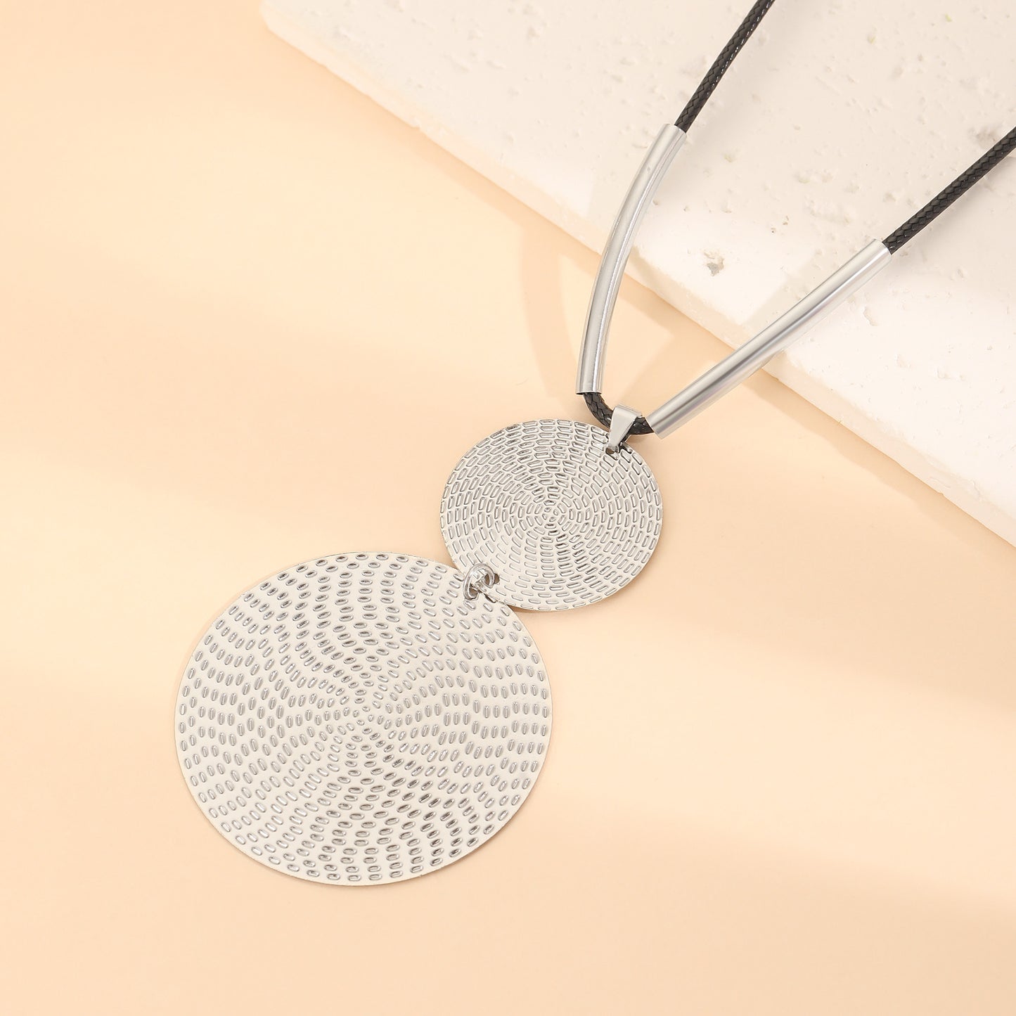Exaggerated Double Round Pendant Necklace