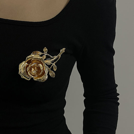 Three-Dimensional Rose Brooch – Sculpted Floral Elegance
