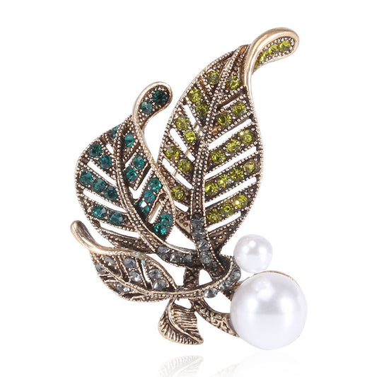Graceful Rhinestone Pearl Leaf Brooch – Retro Korean Drip Series