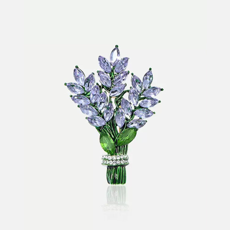 Lavender Crystal Brooch – Elegant Floral Design in Soft Hues