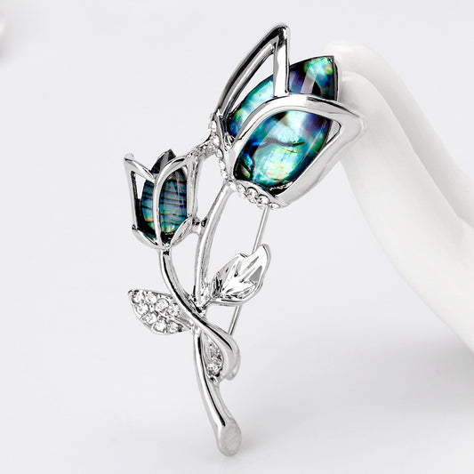 Elegant Shell Rose Flower Brooch – High-End Design