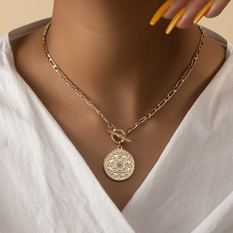 Minimalist Geometric Metal Tag Pendant Necklace — Gold & Silver
