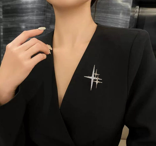 Retro Star Crystal Brooch – Elegant European-Style Collar Pin for Women