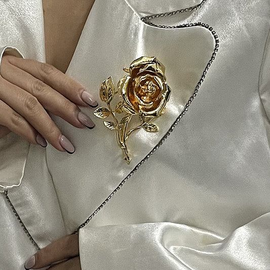 Three-Dimensional Rose Brooch – Sculpted Floral Elegance