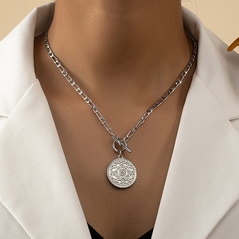 Minimalist Geometric Metal Tag Pendant Necklace — Gold & Silver