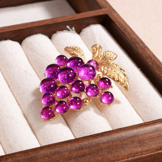 Retro Purple Grape Brooch – Colorful Vintage-Inspired Charm