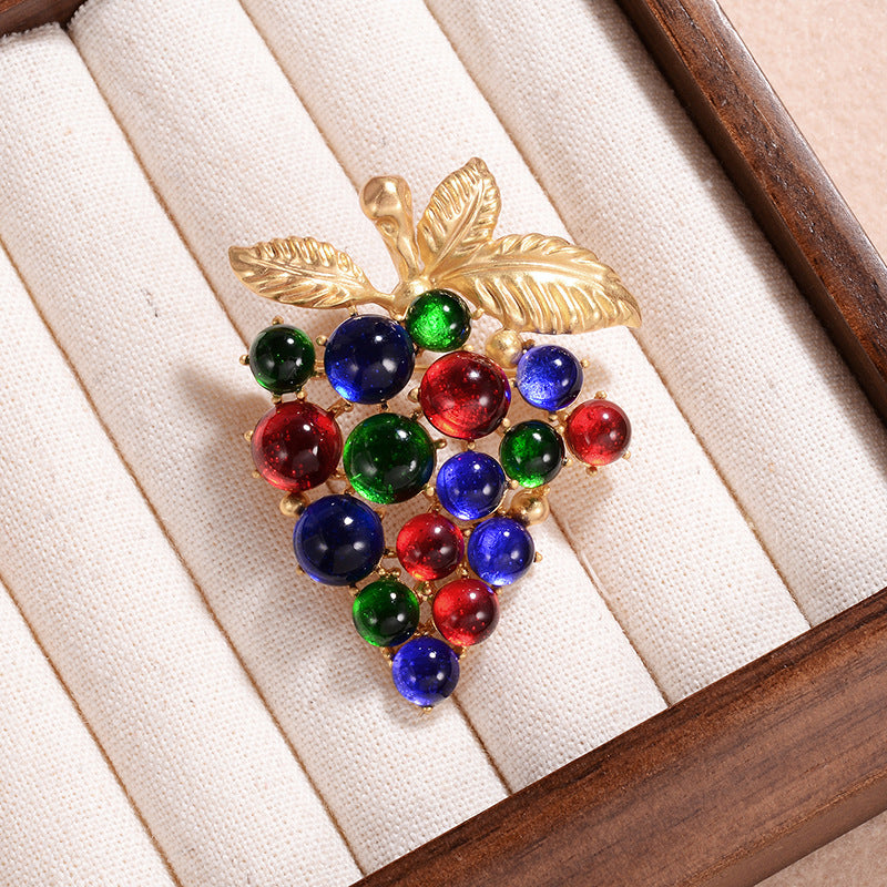 Retro Purple Grape Brooch – Colorful Vintage-Inspired Charm
