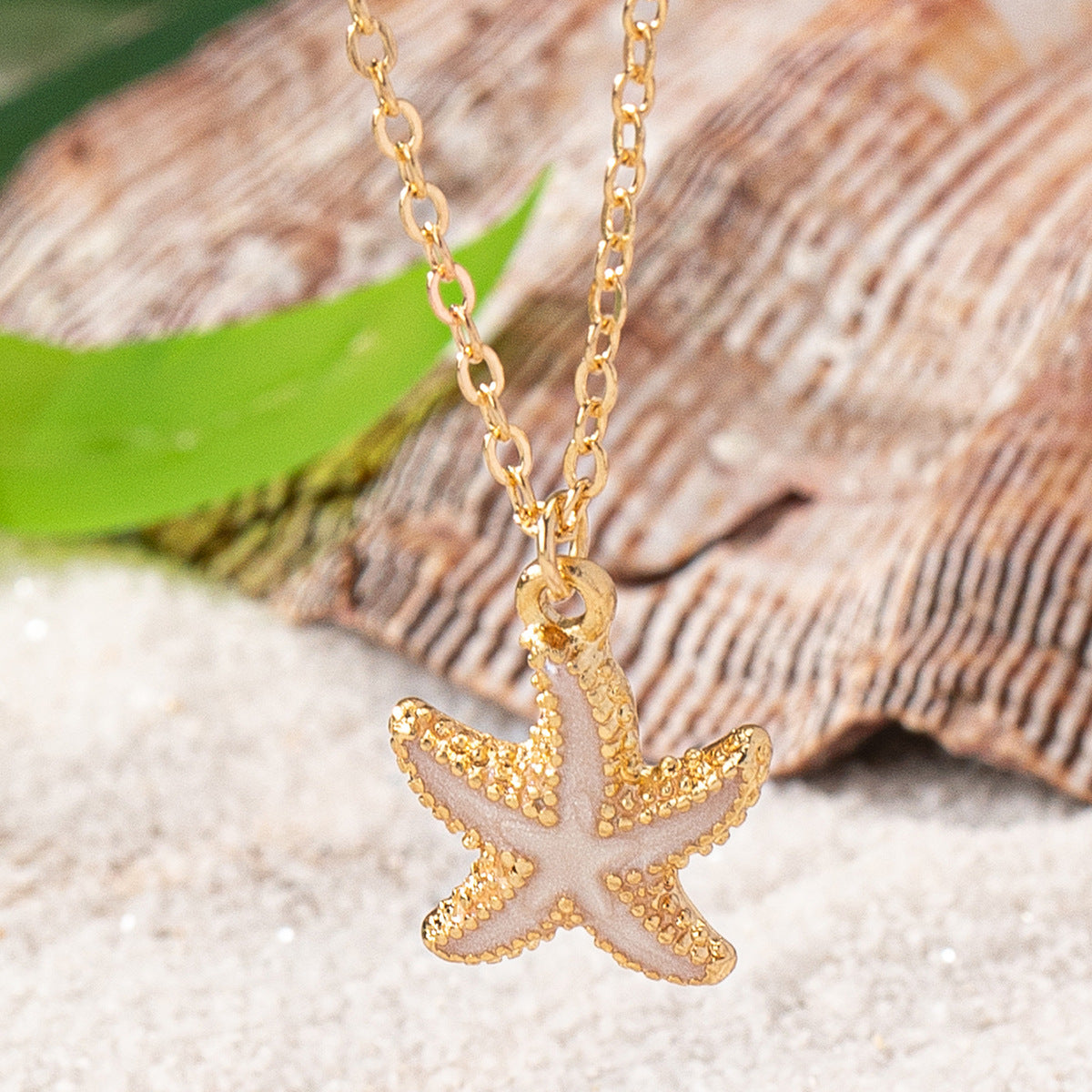 All-Match Dripping Starfish Pendant Necklace – Great For An Evening On The Lake Or At The Beach.