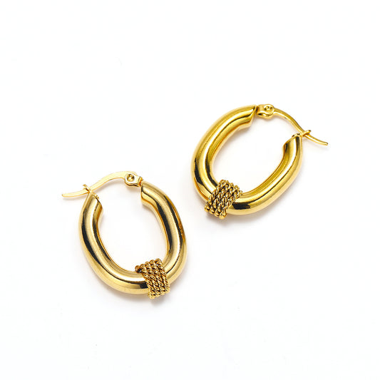 Twist Ear Clip for Women – Minority-Inspired Fashion Jewelry
