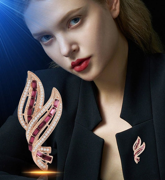 New Xiaoxiang Style Diamond-Studded Leaf Brooch