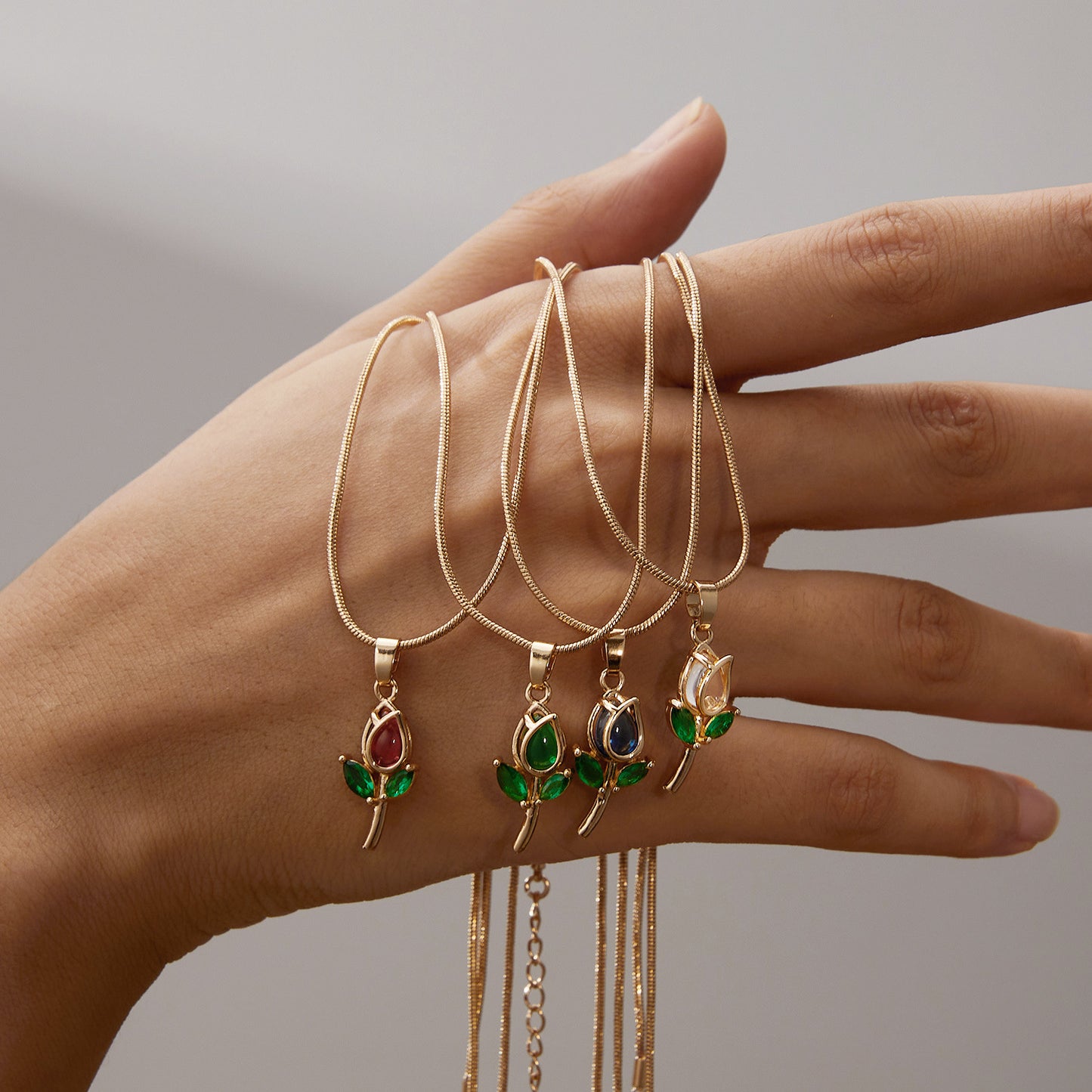 Elegant Tulip Diamond-Studded Necklace and Bracelet – Women's Fashion Jewelry