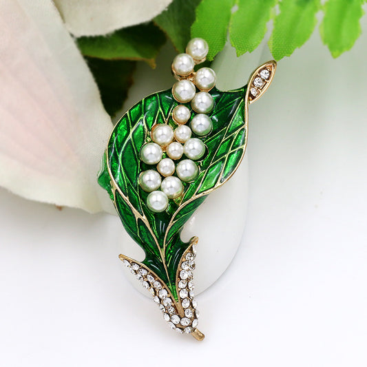Simple Pearl and Rhinestone Flower Brooch for Women