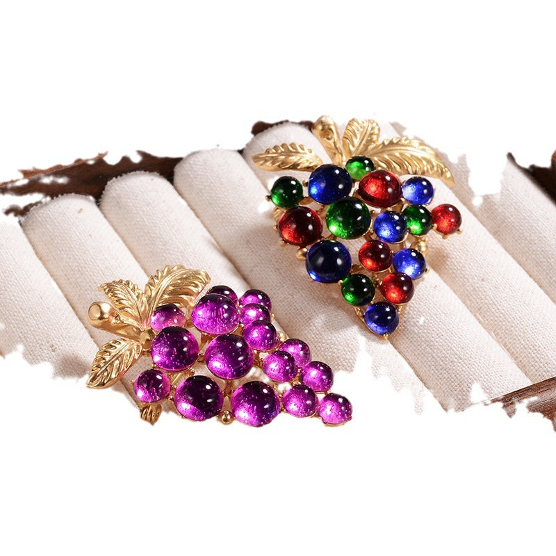 Retro Purple Grape Brooch – Colorful Vintage-Inspired Charm