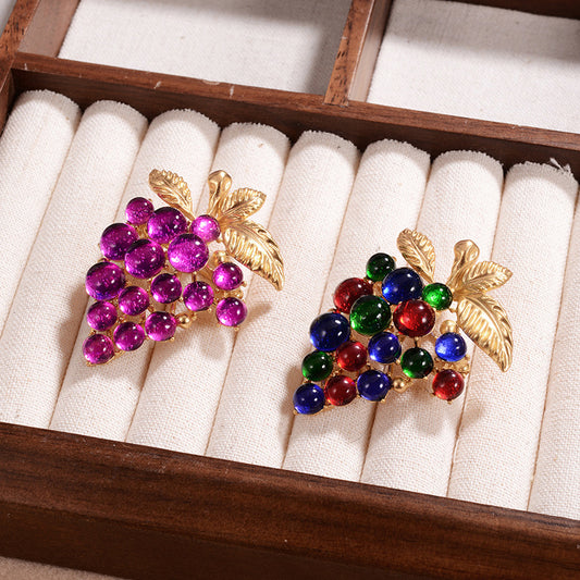 Retro Purple Grape Brooch – Colorful Vintage-Inspired Charm