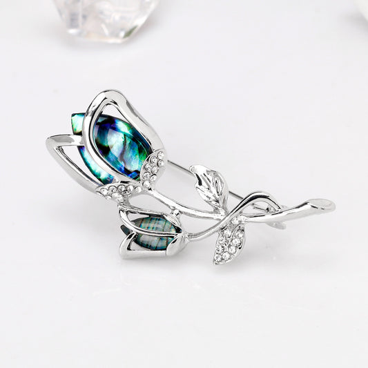 Elegant Shell Rose Flower Brooch – High-End Design