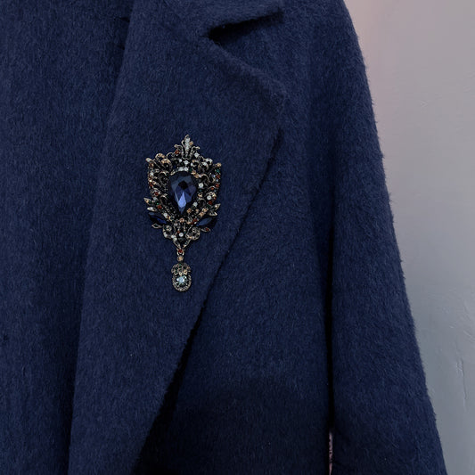 Retro Crystal Heart Brooch with Ink Blue Teardrop – Unisex Statement Accessory